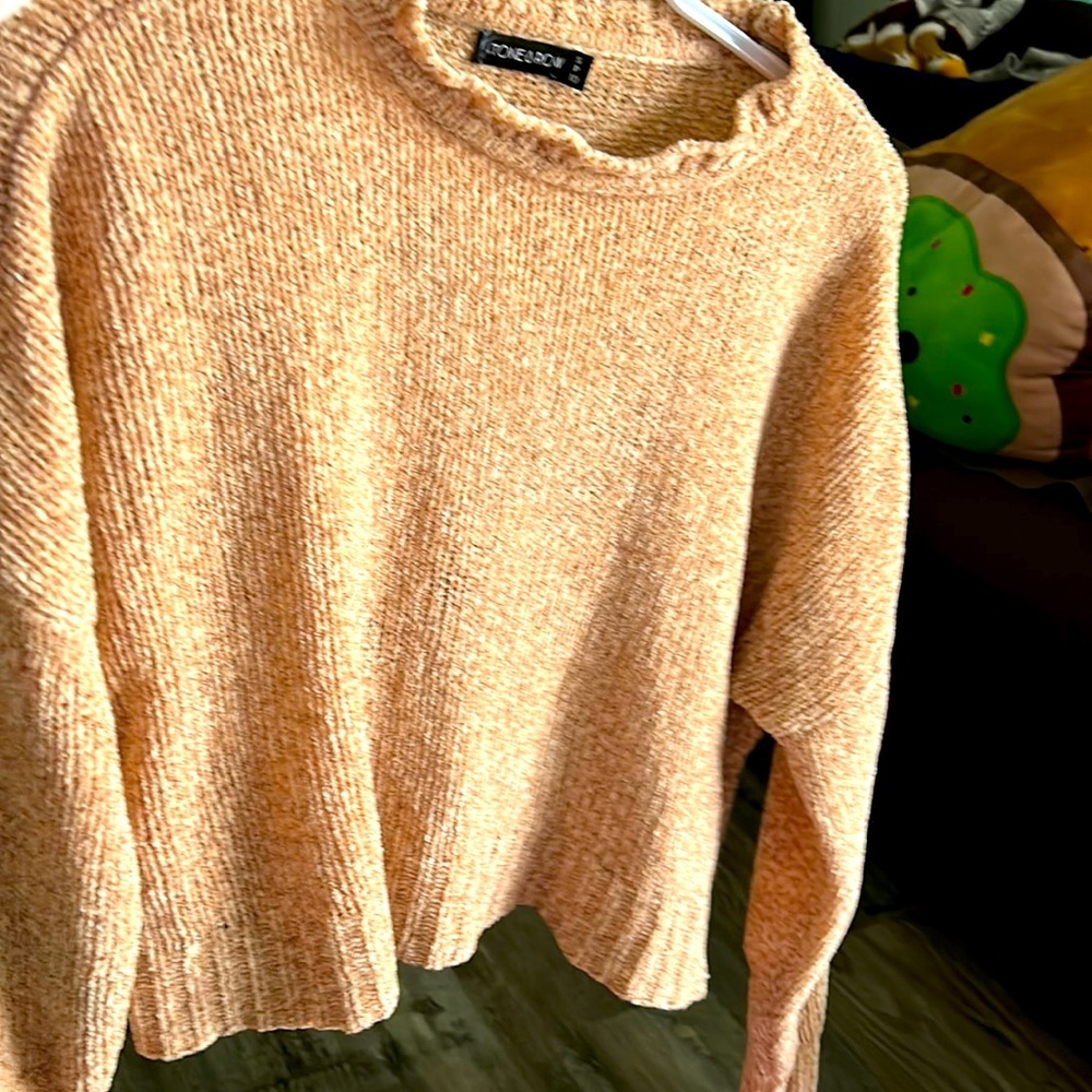 Short sweater